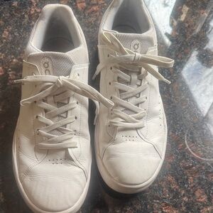 Men's 11 " The Roger" Cloudtec White Men's Low-Top Sneakers. In very good shaoe